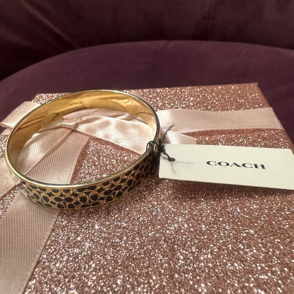NWT Coach Enamel logo gold tone Signature Bangle bracelet Pink Box MSRP:$148 - Picture 2 of 13
